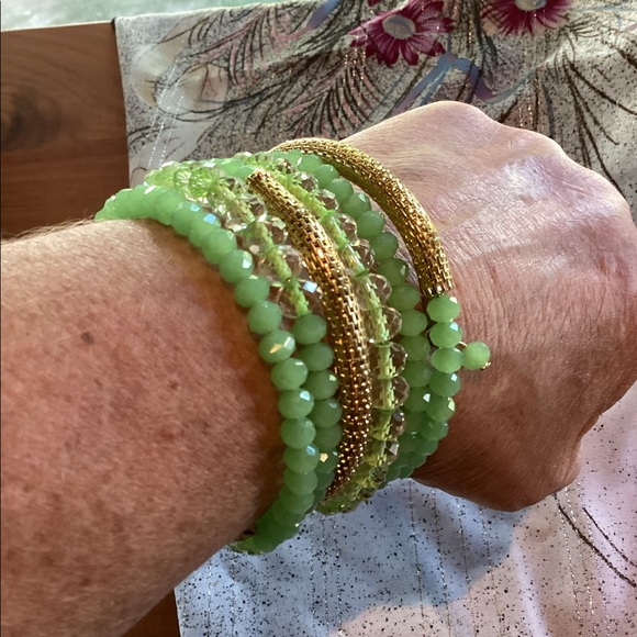 Spring Green Bracelet - Picture 2 of 5